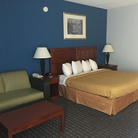 Rodeway Inn Гринфилд Экстерьер фото
