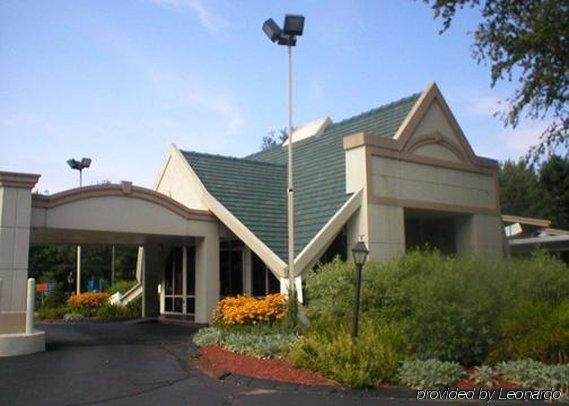 Rodeway Inn Гринфилд Экстерьер фото