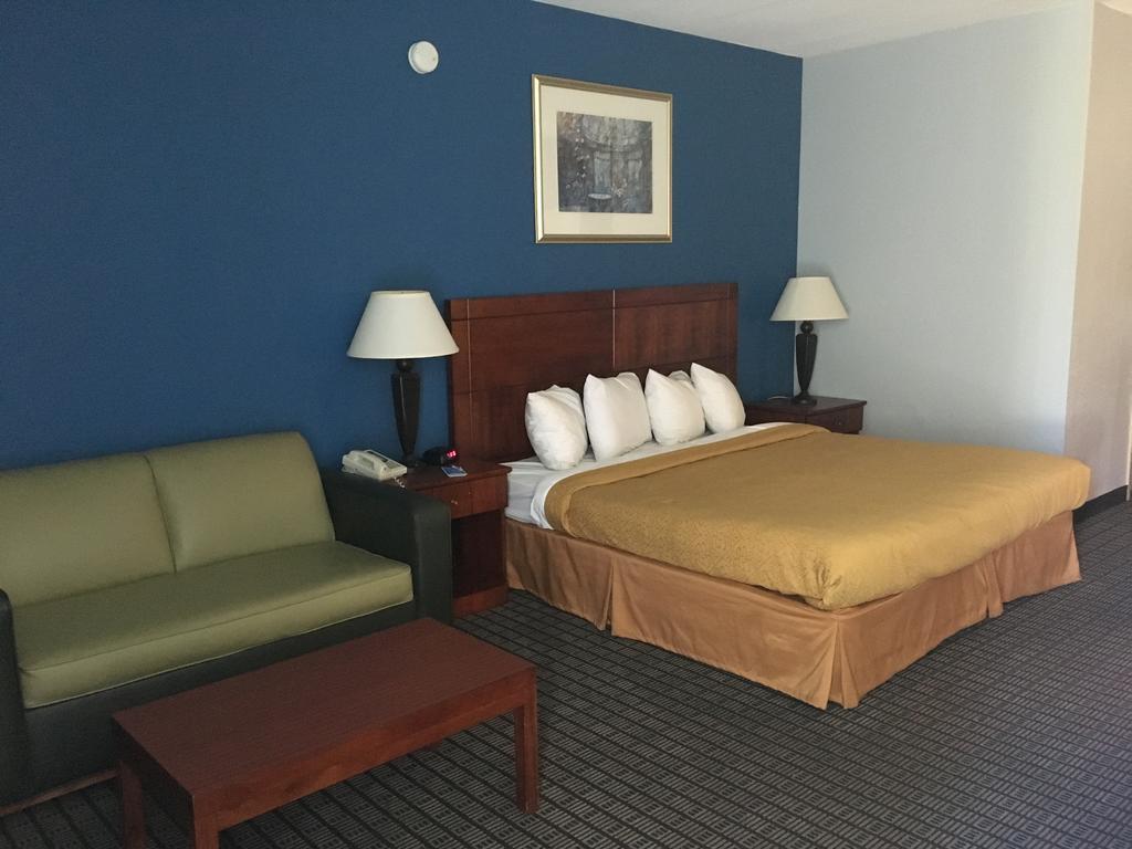 Rodeway Inn Гринфилд Экстерьер фото