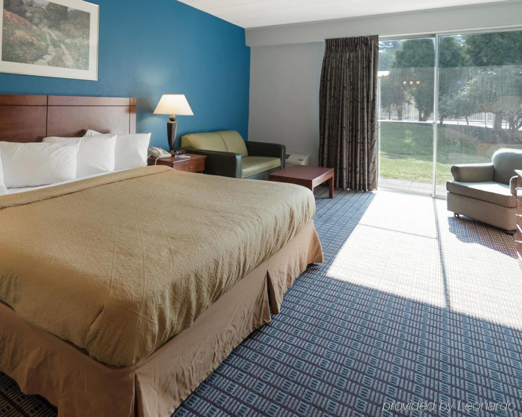 Rodeway Inn Гринфилд Экстерьер фото