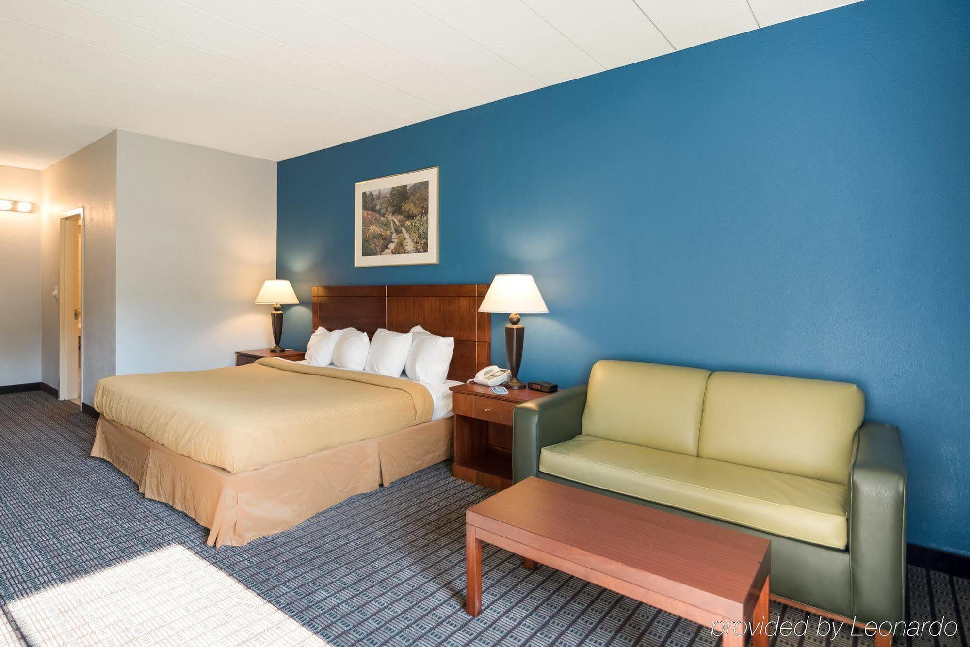 Rodeway Inn Гринфилд Экстерьер фото