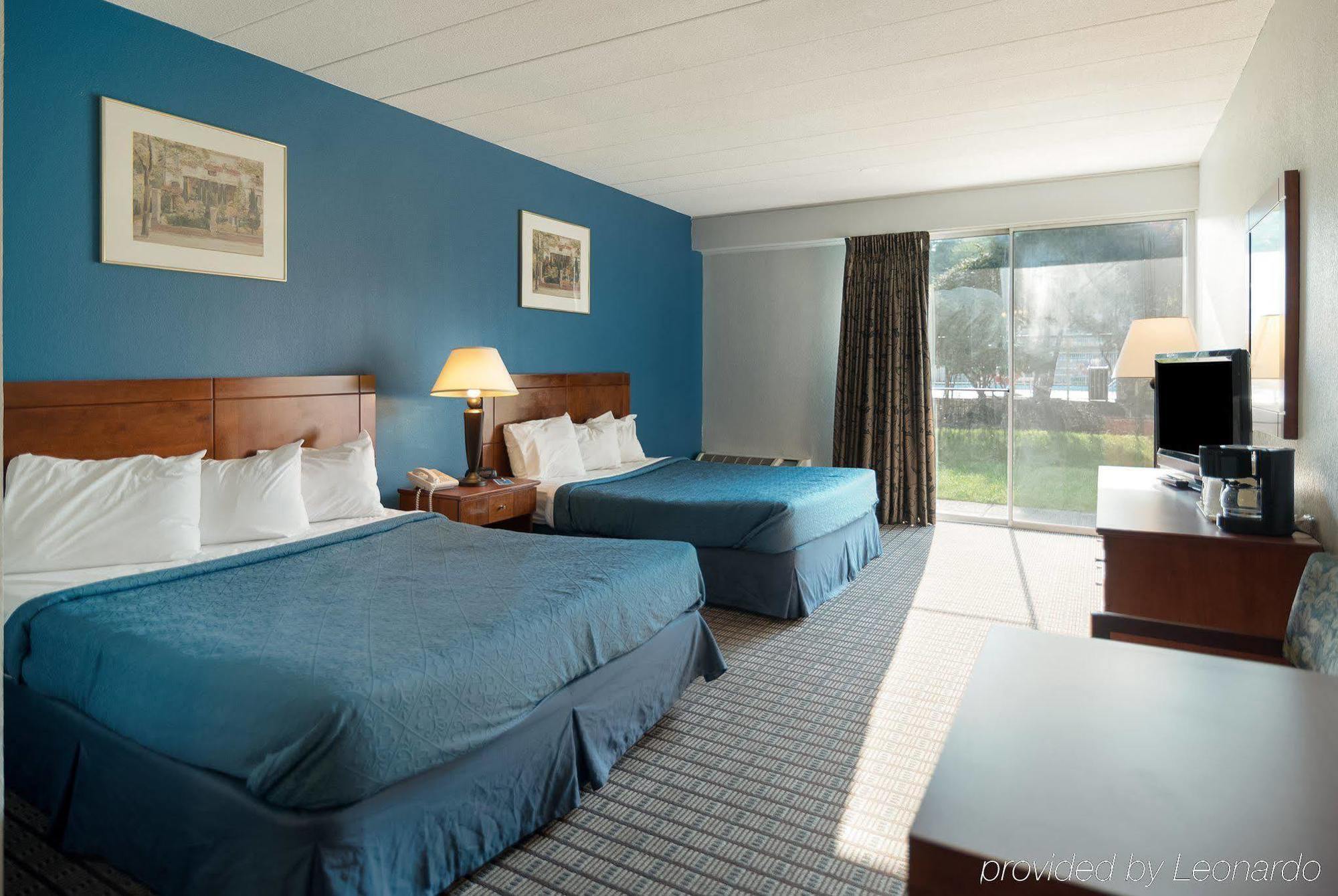 Rodeway Inn Гринфилд Экстерьер фото